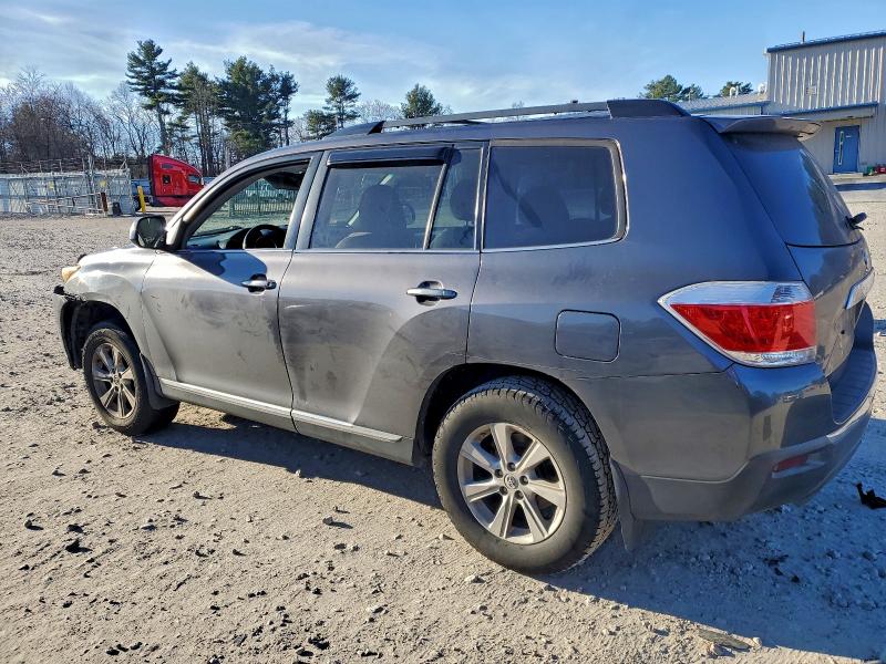 Photo 2 from auction – 2013 TOYOTA HIGHLANDER with VIN 5TDBK3EH5DS207554