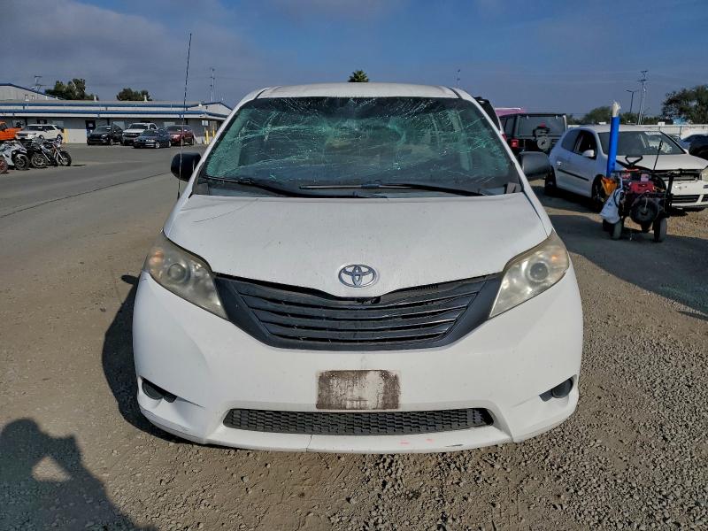 Photo 5 from auction – 2012 TOYOTA SIENNA BAS with VIN 5TDKA3DCXCS010709