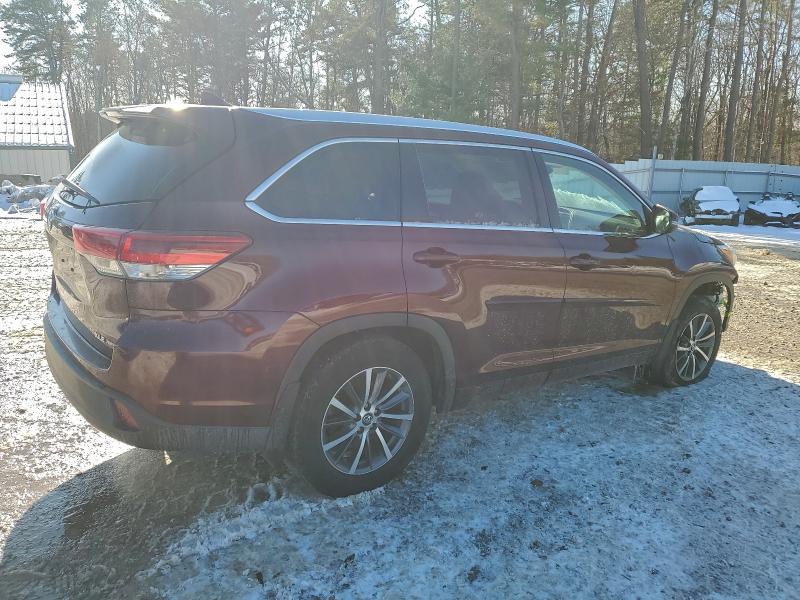 Photo 3 from auction – 2017 TOYOTA HIGHLANDER with VIN 5TDJZRFH8HS459474