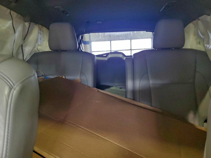 Photo 10 from auction – 2018 TOYOTA HIGHLANDER with VIN 5TDKZRFH1JS538074