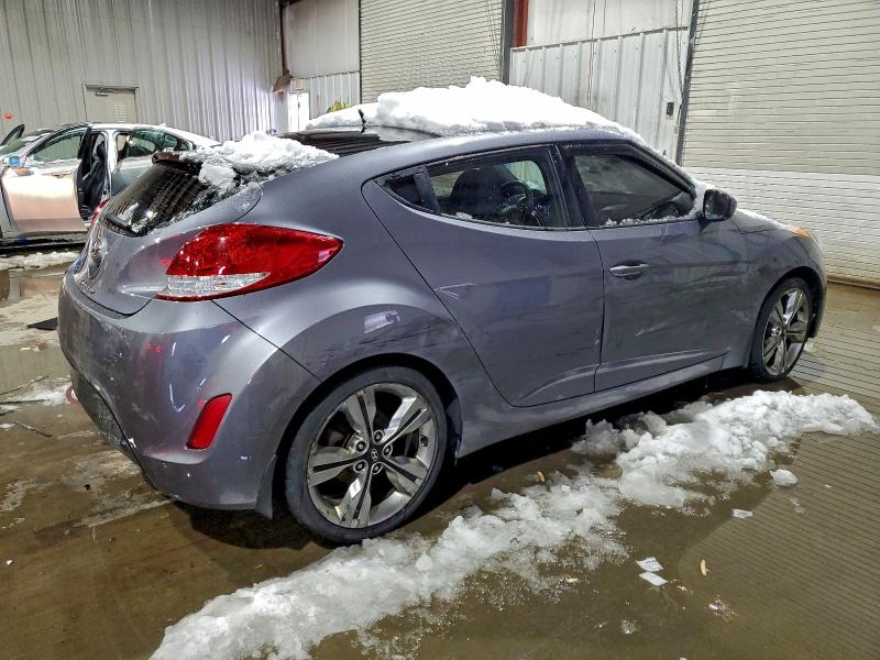 Photo 3 from auction – 2016 HYUNDAI VELOSTER with VIN KMHTC6AD0GU276427