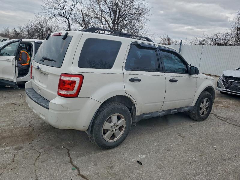 Photo 3 from auction – 2011 FORD ESCAPE XLS with VIN 1FMCU9C71BKC61476