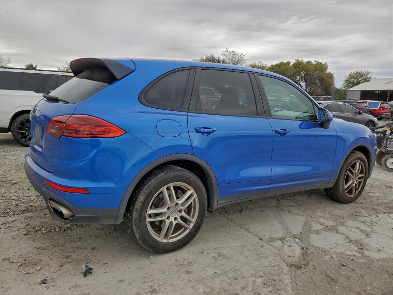 Photo 3 from auction – 2017 PORSCHE CAYENNE with VIN WP1AA2A24HKA89826