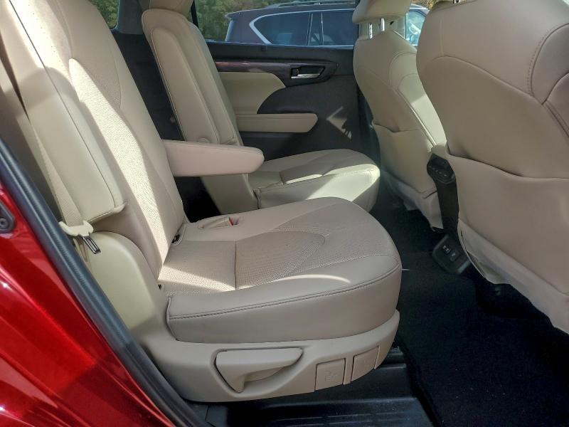 Photo 11 from auction – 2020 TOYOTA HIGHLANDER with VIN 5TDYZRAHXLS009257