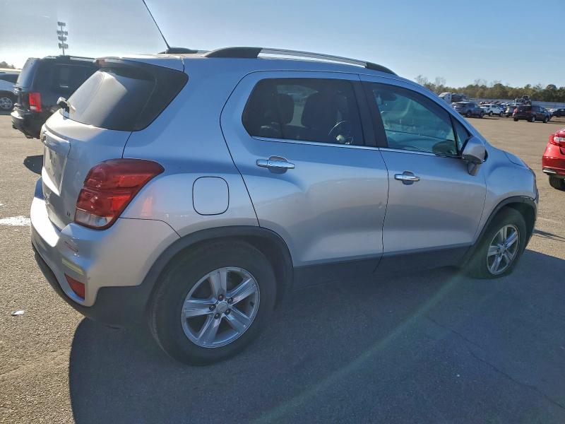 Photo 3 from auction – 2018 CHEVROLET TRAX 1LT with VIN KL7CJLSB0JB637418