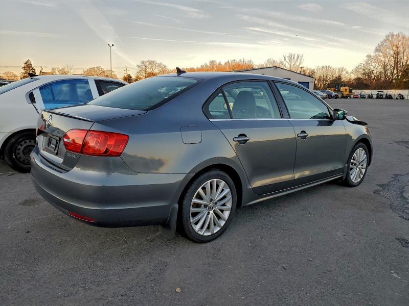 Photo 3 from auction – 2012 VOLKSWAGEN JETTA SEL with VIN 3VWLP7AJ6CM307194