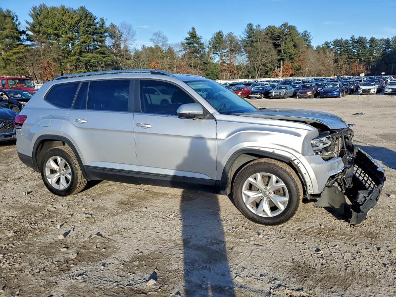 Photo 4 from auction – 2018 VOLKSWAGEN ATLAS with VIN 1V2BR2CA9JC500817