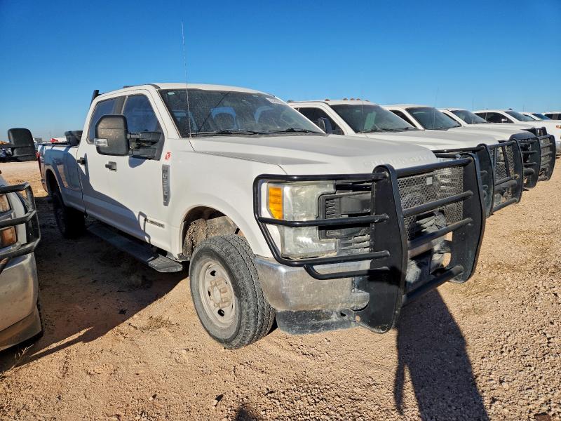 Photo 4 from auction – 2017 FORD F350 SUPER with VIN 1FT8W3B66HEB47524