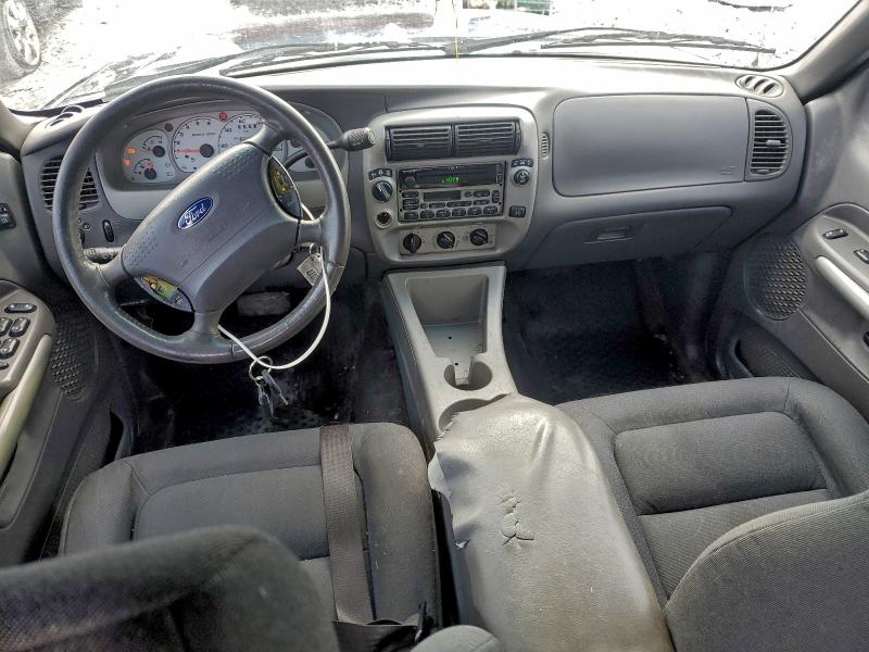 Photo 8 from auction – 2002 FORD EXPLORER S with VIN 1FMZU77E22UD00815
