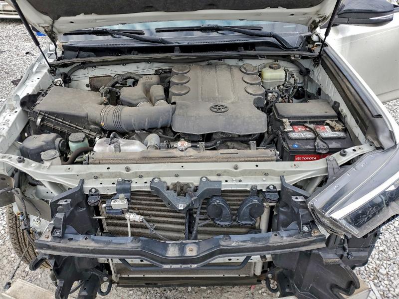 Photo 12 from auction – 2019 TOYOTA 4RUNNER SR with VIN JTEBU5JRXK5652245