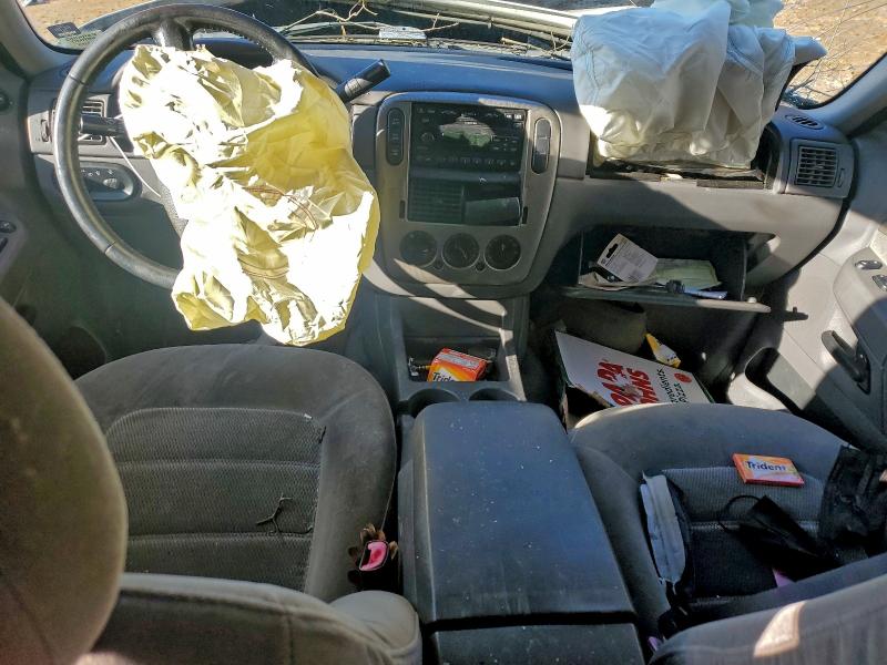 Photo 8 from auction – 2004 FORD EXPLORER X with VIN 1FMZU73K94UA73427