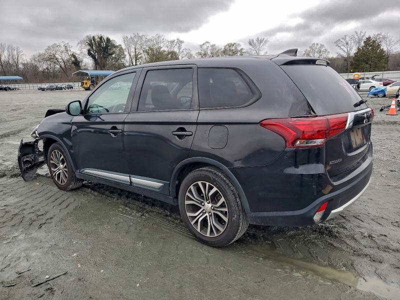 Zdjęcie 2 z aukcji – 2018 MITSUBISHI OUTLANDER z VIN JA4AD2A32JZ003602