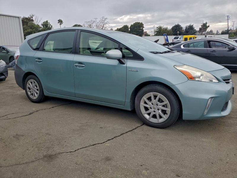 Photo 4 from auction – 2014 TOYOTA PRIUS V with VIN JTDZN3EU2E3308251