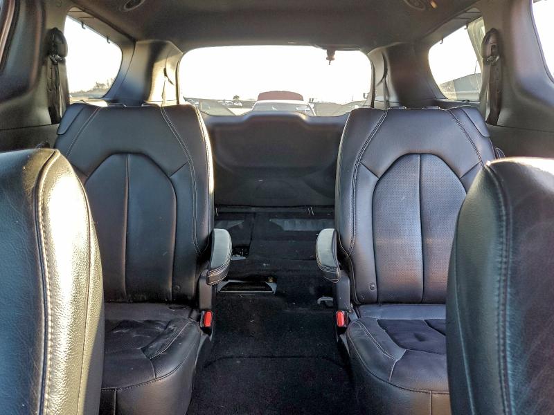 Photo 10 from auction – 2018 CHRYSLER PACIFICA with VIN 2C4RC1BG0JR228036