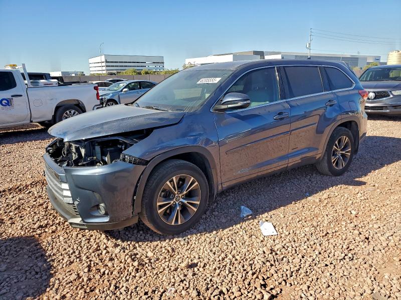 TOYOTA HIGHLANDER 2018 with VIN 5TDBZRFH2JS810387 - Photo from auction