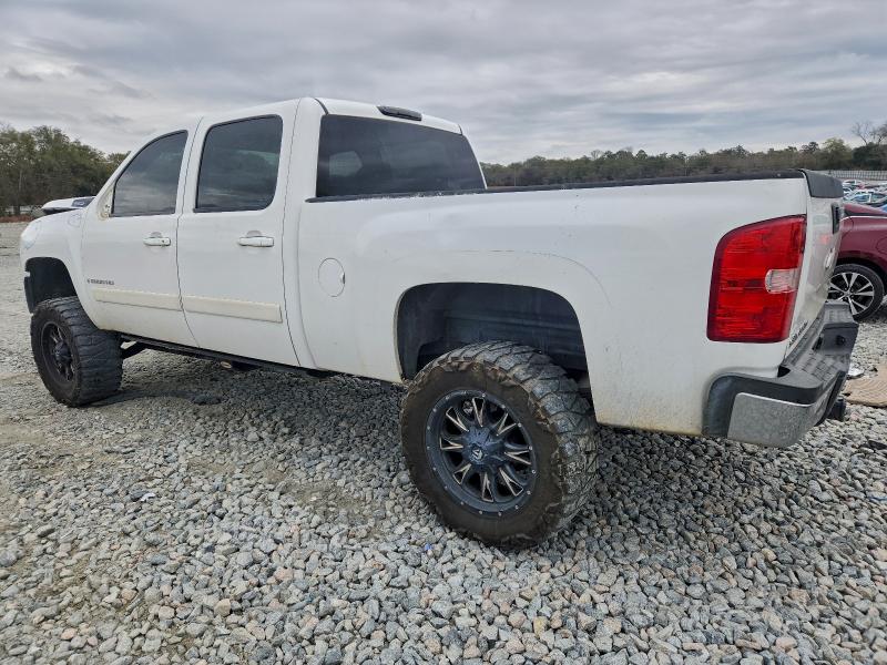 Фото 2 с аукциона – 2007 CHEVROLET SILVERADO с VIN 1GCHK23657F566980
