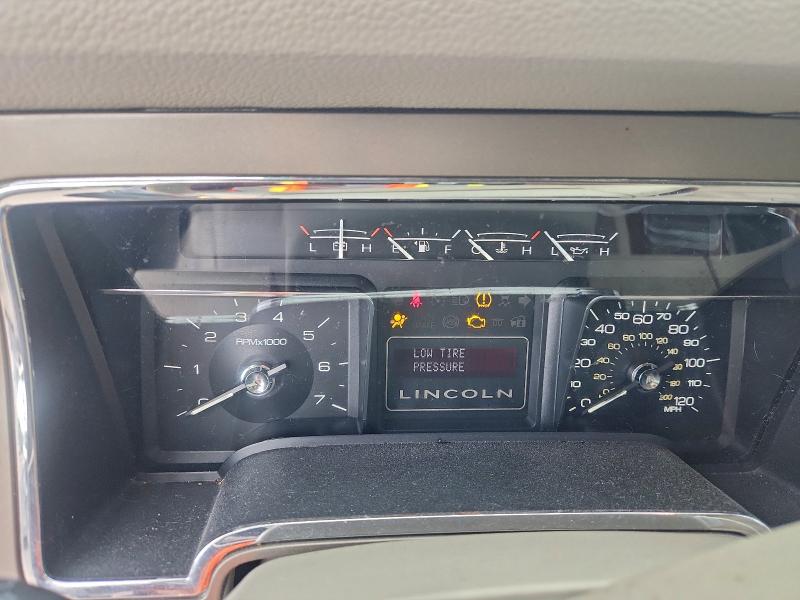 Photo 9 from auction – 2011 LINCOLN NAVIGATOR with VIN 5LMJJ2H51BEJ02242