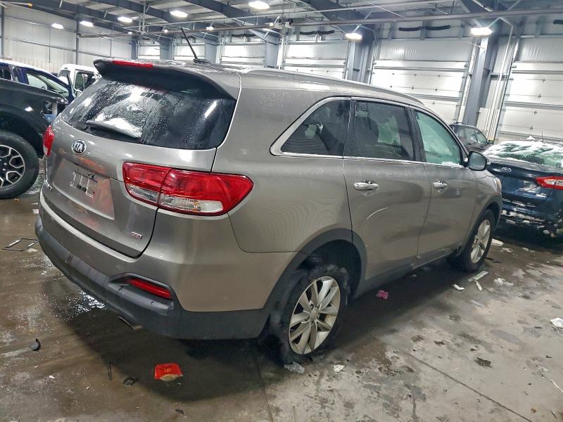 Photo 3 from auction – 2017 KIA SORENTO LX with VIN 5XYPGDA3XHG298282
