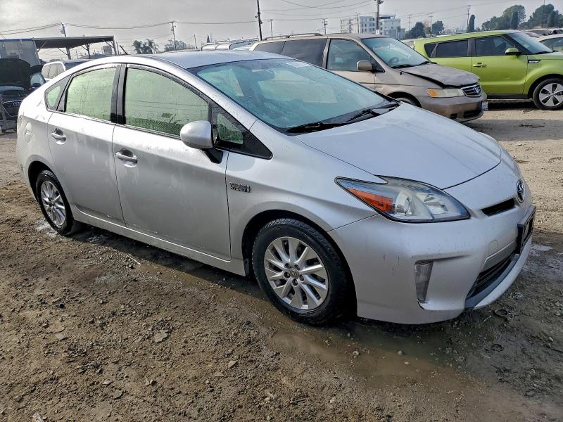 Photo 4 from auction – 2014 TOYOTA PRIUS PLUG with VIN JTDKN3DP6E3056789