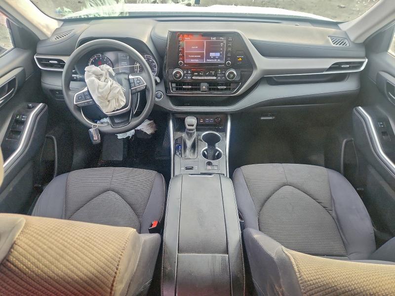 Photo 8 from auction – 2022 TOYOTA HIGHLANDER with VIN 5TDCZRAH2NS547755