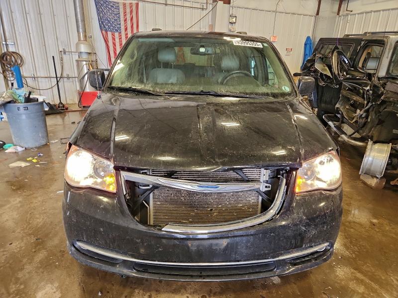 Photo 5 from auction – 2016 CHRYSLER TOWN & COU with VIN 2C4RC1BG3GR302607