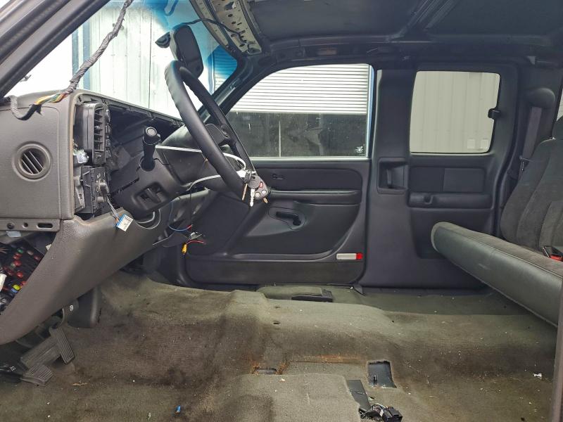 Photo 7 from auction – 2003 CHEVROLET SILVERADO with VIN 1GCEK19T63Z163478