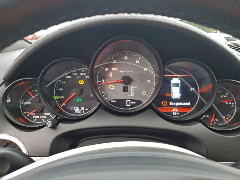 Photo 9 from auction – 2012 PORSCHE CAYENNE S with VIN WP1AE2A28CLA93062