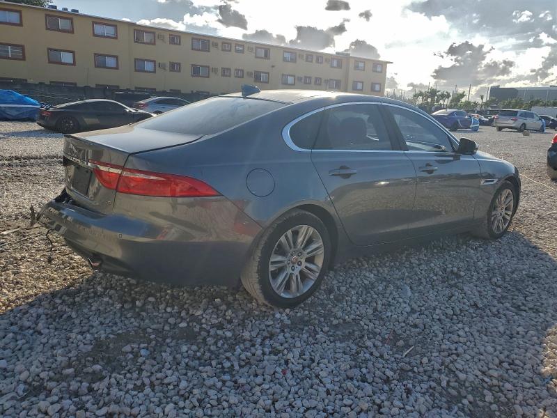 Photo 3 from auction – 2017 JAGUAR XF PREMIUM with VIN SAJBD4BV1HCY35601