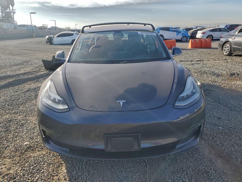 Photo 5 from auction – 2018 TESLA MODEL 3 with VIN 5YJ3E1EA8JF162984
