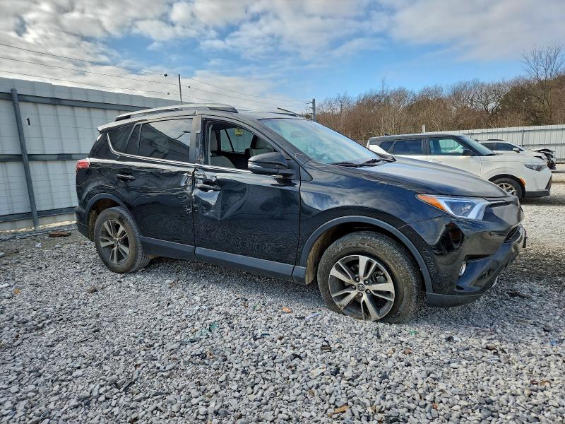 Photo 4 from auction – 2018 TOYOTA RAV4 ADVEN with VIN 2T3RFREVXJW742143