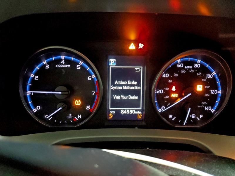 Photo 9 from auction – 2018 TOYOTA RAV4 ADVEN with VIN 2T3RFREV1JW779159