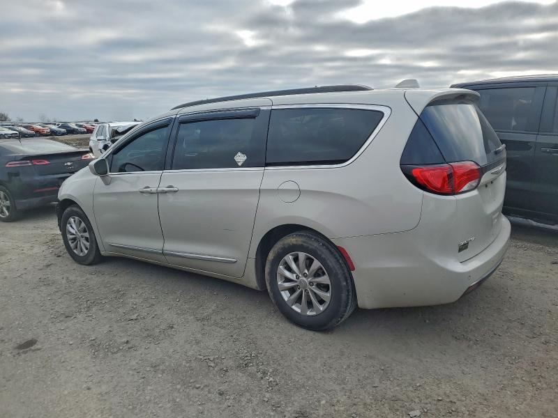 Photo 2 from auction – 2017 CHRYSLER PACIFICA T with VIN 2C4RC1BG1HR795169