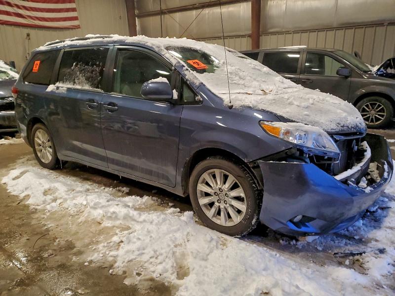 Photo 4 from auction – 2014 TOYOTA SIENNA XLE with VIN 5TDDK3DC5ES072527