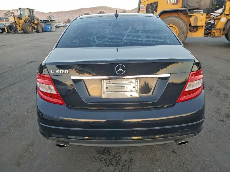 Photo 6 from auction – 2011 MERCEDES-BENZ C 300 with VIN WDDGF5EB8BA511656