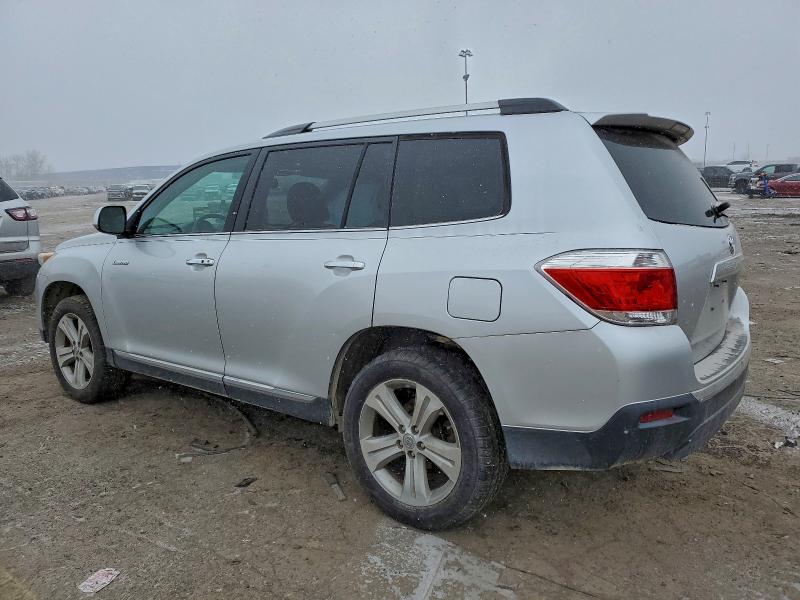 Фото 2 с аукциона – 2013 TOYOTA HIGHLANDER с VIN 5TDDK3EH2DS238270