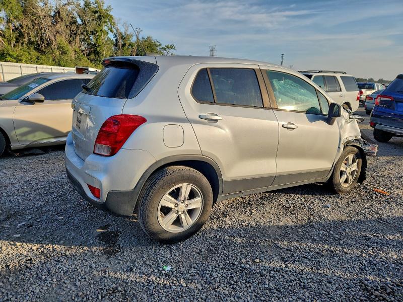 Photo 3 from auction – 2021 CHEVROLET TRAX LS with VIN KL7CJKSB3MB319761