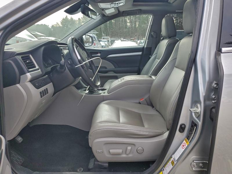 Photo 7 from auction – 2019 TOYOTA HIGHLANDER with VIN 5TDJZRFH7KS568757