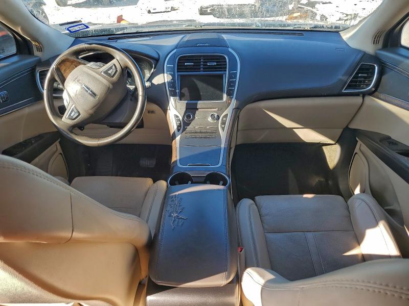 Photo 8 from auction – 2017 LINCOLN MKX RESERV with VIN 2LMPJ8LP0HBL51195