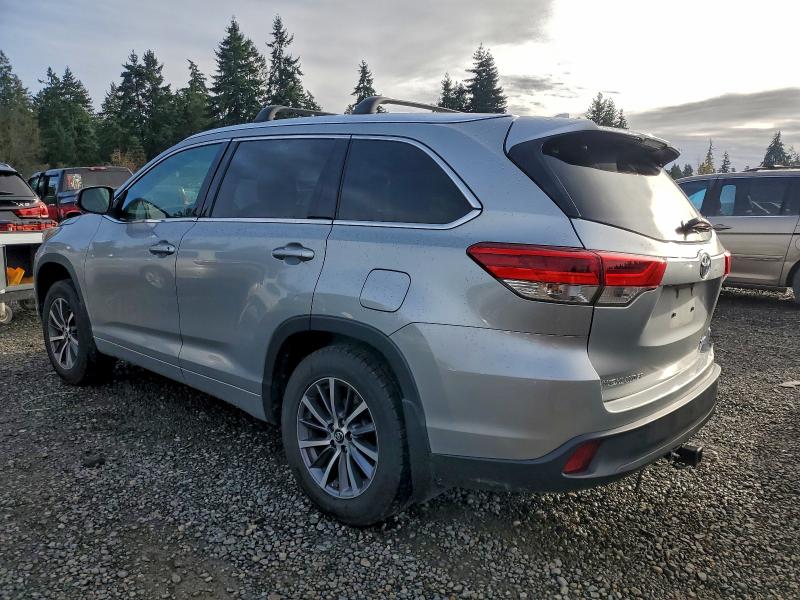 Photo 2 from auction – 2017 TOYOTA HIGHLANDER with VIN 5TDJZRFHXHS398158