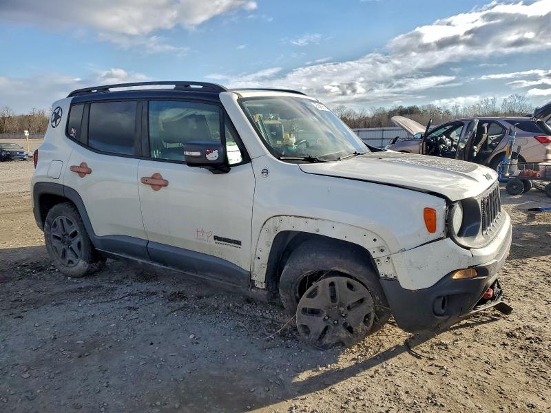 Photo 4 from auction – 2017 JEEP RENEGADE T with VIN ZACCJBCB3HPF22534