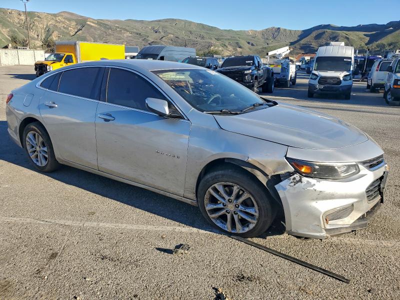 Photo 4 from auction – 2018 CHEVROLET MALIBU LT with VIN 1G1ZD5ST0JF252564