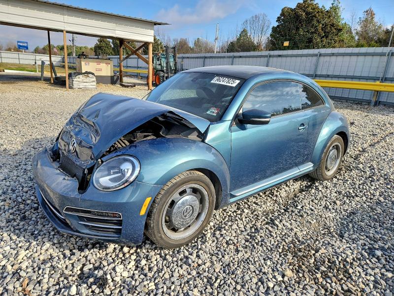VOLKSWAGEN BEETLE S 2018 with VIN 3VWFD7AT1JM707622 - Photo from auction