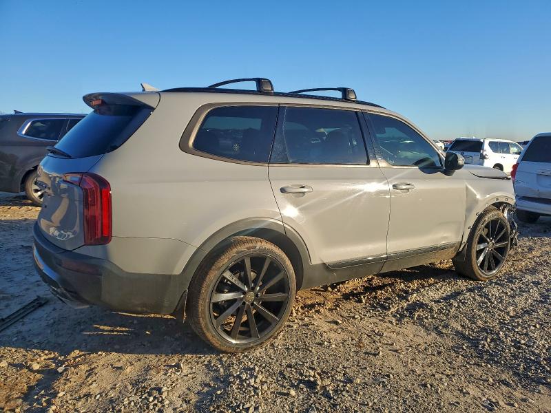 Photo 3 from auction – 2022 KIA TELLURIDE with VIN 5XYP3DHC8NG271210