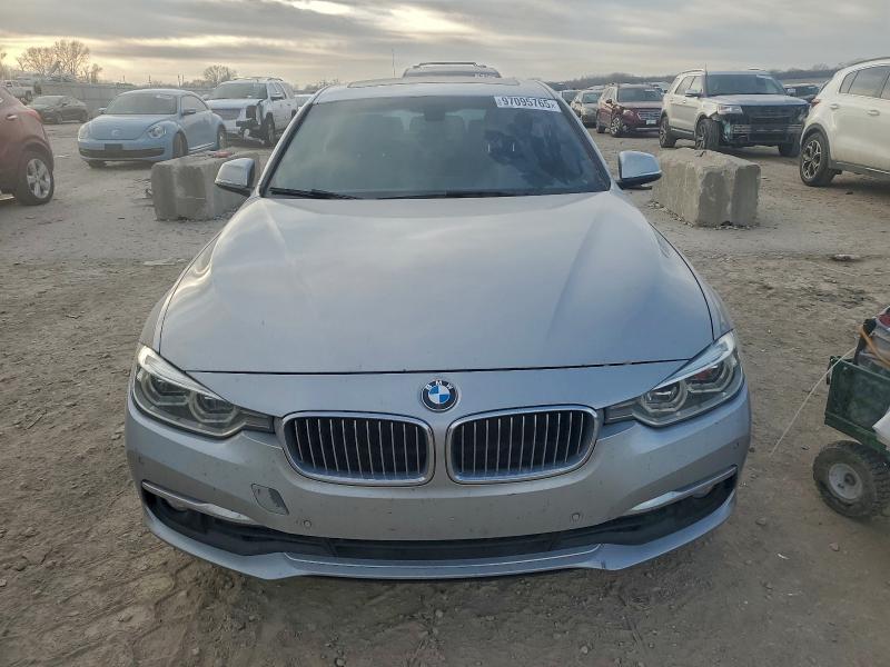 Photo 5 from auction – 2017 BMW 330 XI with VIN WBA8D9G39HNU61446