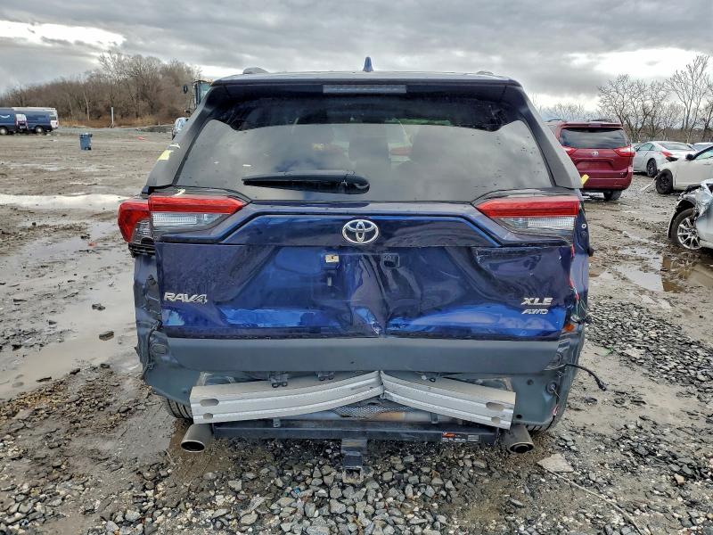 Photo 6 from auction – 2019 TOYOTA RAV4 XLE with VIN JTMP1RFV3KJ024647
