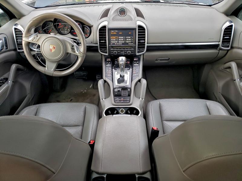 Photo 8 from auction – 2013 PORSCHE CAYENNE with VIN WP1AA2A25DLA10636