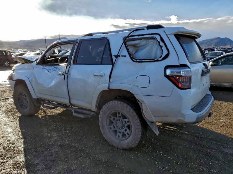 Photo 2 from auction – 2016 TOYOTA 4RUNNER with VIN JTEBU5JR7G5377442
