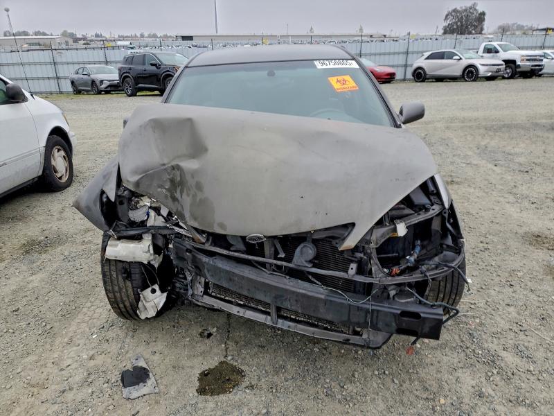 Photo 5 from auction – 2004 TOYOTA CAMRY LE with VIN 4T1BE32KX4U903244