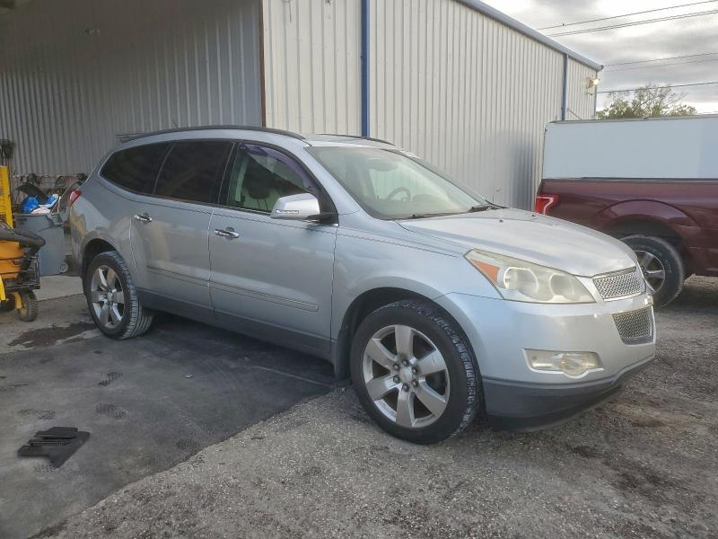 Photo 4 from auction – 2011 CHEVROLET TRAVERSE L with VIN 1GNKRLED3BJ274583