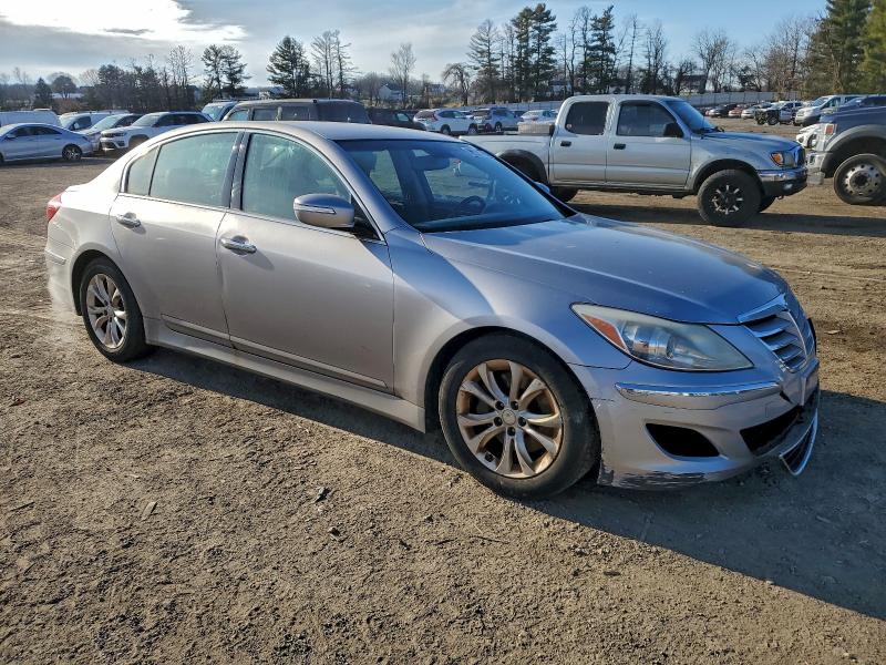 Photo 4 from auction – 2013 HYUNDAI GENESIS 3. with VIN KMHGC4DD5DU248135